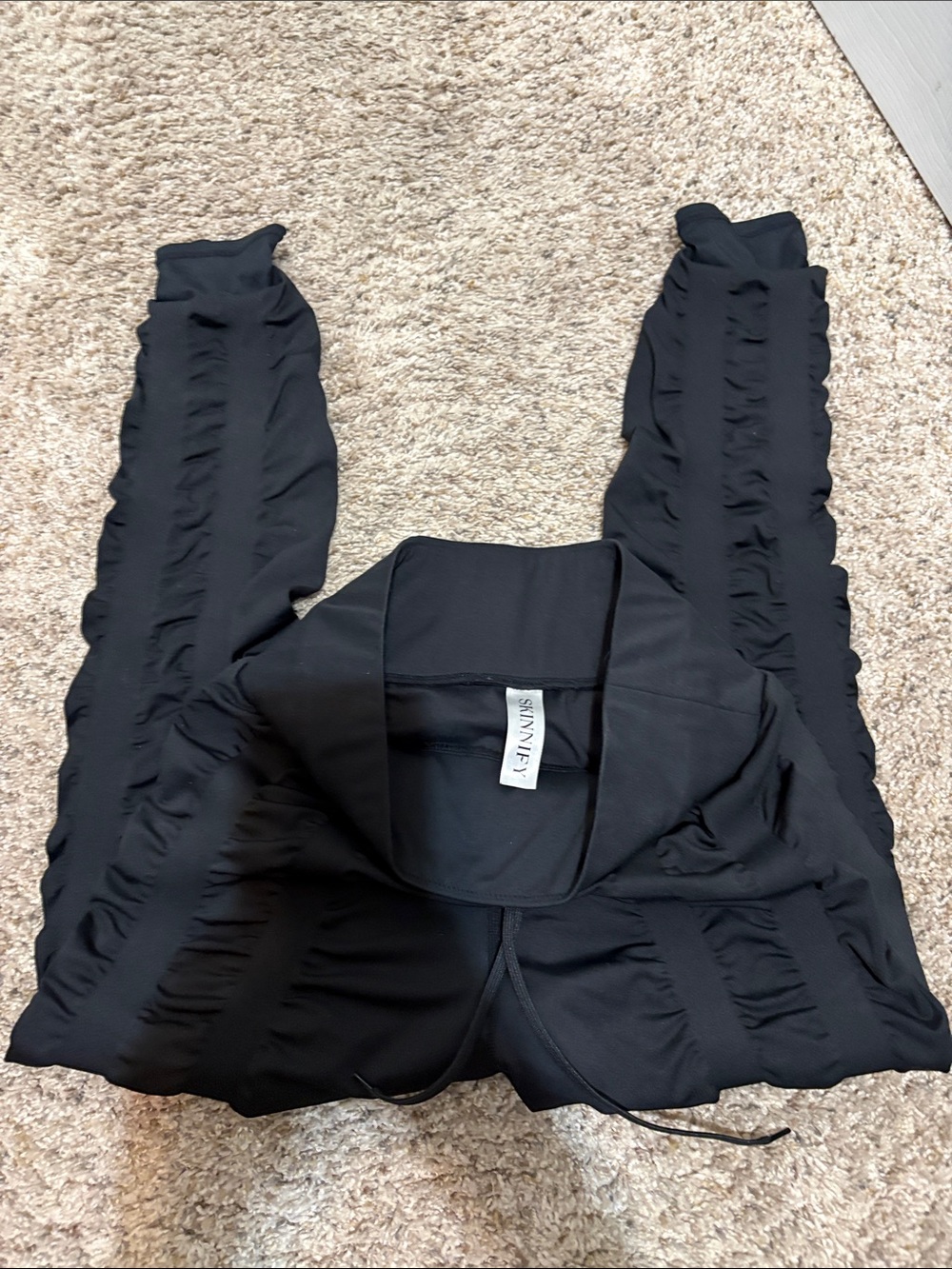 Skinnify Black Side band Leggings